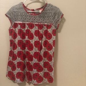 Blouse w/beautiful poppy flowers